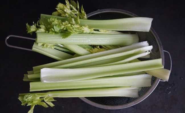 芹菜：芹菜的食谱和健康益处