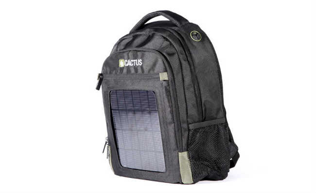 Backpack na may solar plate
