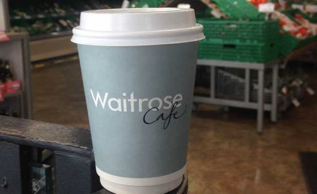 Британська мережа супермаркетів заборонила одноразові чашки для кави