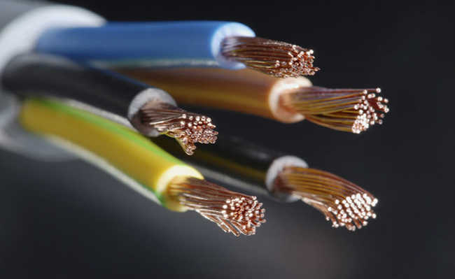 了解光伏系统中存在的电缆的不同功能