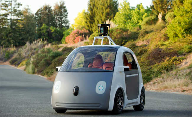 รถอัจฉริยะที่ออกแบบโดย Google จ่ายพวงมาลัยและติดตามเส้นทางผ่านสมาร์ทโฟน