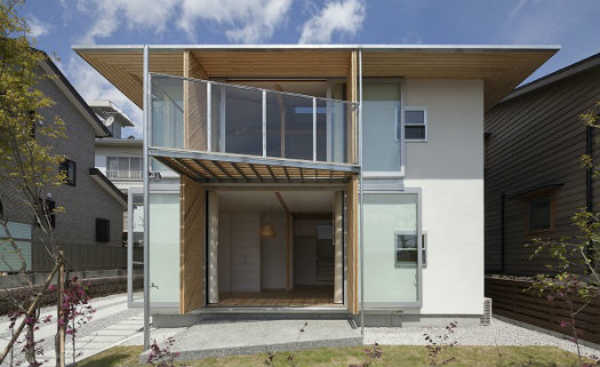 المنزل الياباني مصنوع من الخشب "أصعب من الفولاذ" لتحمل الكوارث الطبيعية