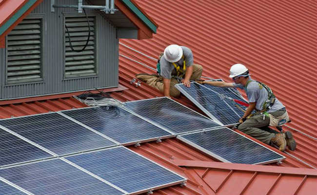 Installing photovoltaic solar panels
